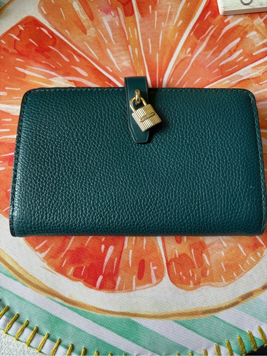 Michael Kors Handbags - Michael Kors | Medium Leather Wallet